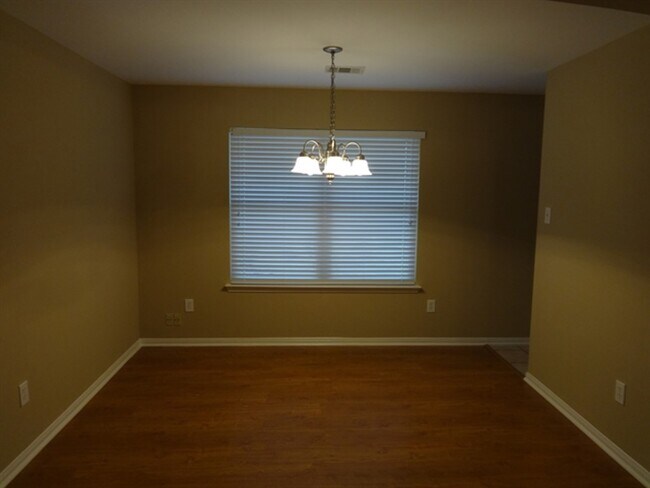 Foto del edificio - 20322 Linden Tree Dr