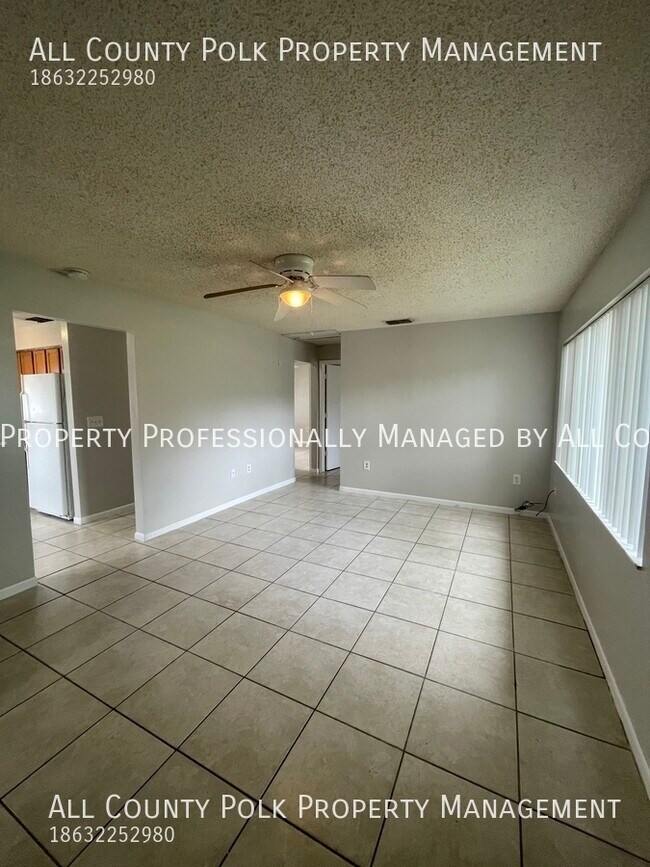 Building Photo - Nice 2 Bedroom 1 Bathroom Duplex in North ...