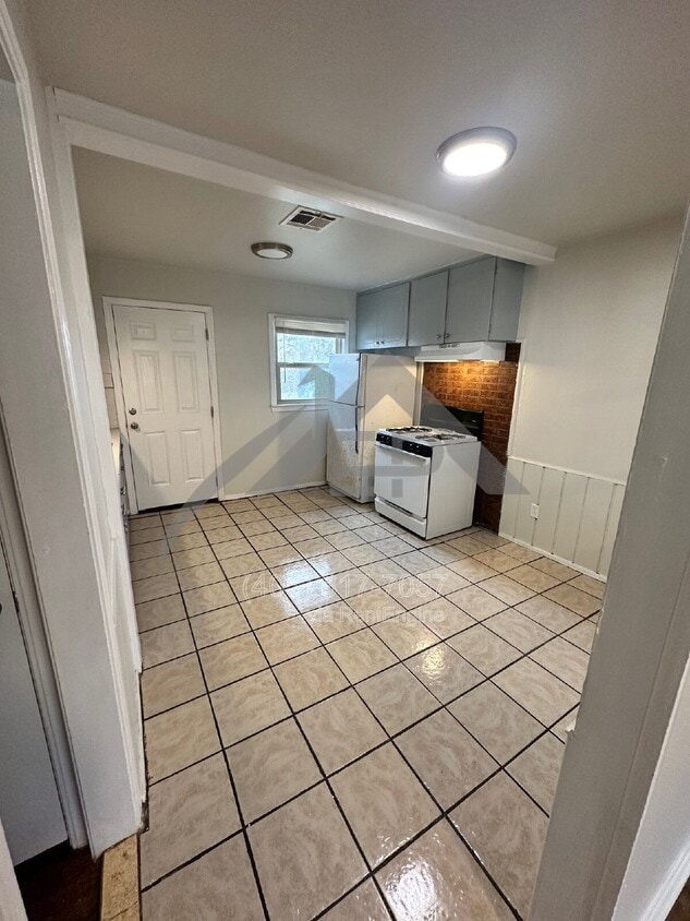 Photo - 216 West 4th Street