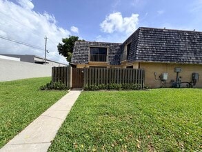 Building Photo - 37 Lake Arbor Dr