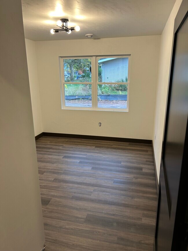 Guest Bedroom - 203 Highview Rd