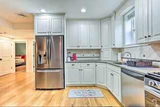 Building Photo - 2 Ricker Pl