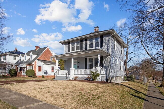 Foto del edificio - Updated Northside Colonial – 3 Bed, 2 Full & 2 Half Bath – Available Now – $2,600/month