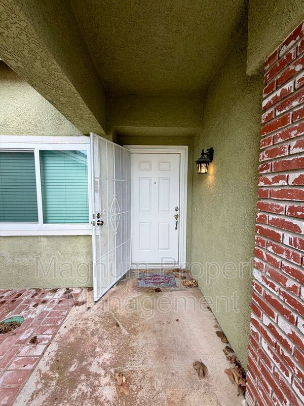 Foto del edificio - 44836 Marge Pl