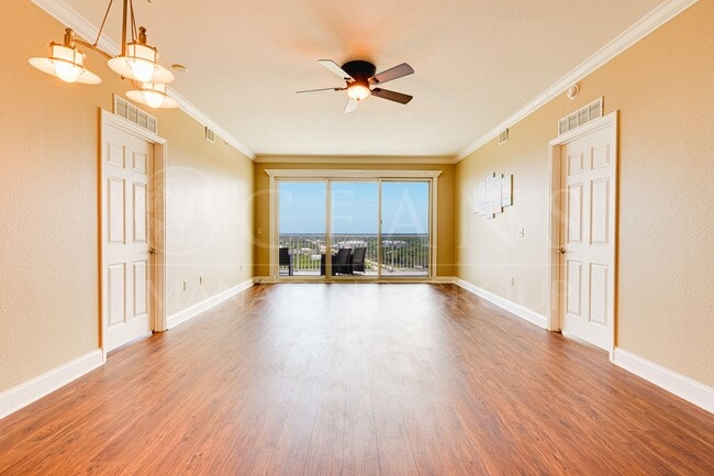 Building Photo - GORGEOUS Waterfront Condo in South Daytona