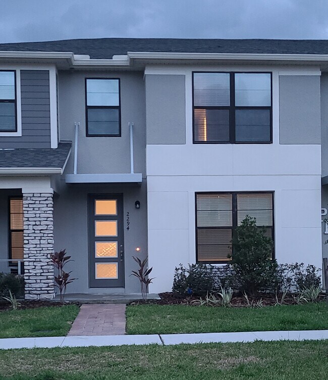 Foto del edificio - 2294 Centerra Loop