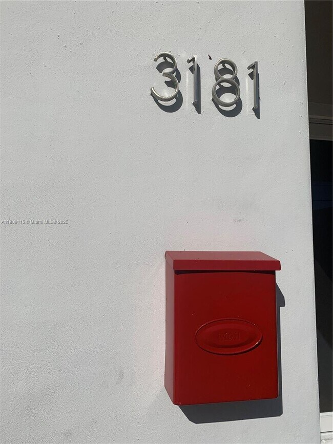 Foto del edificio - 3181 SW 24th St