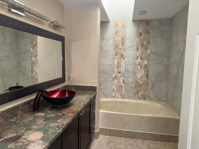 Foto del edificio - 5088 Thyme Dr