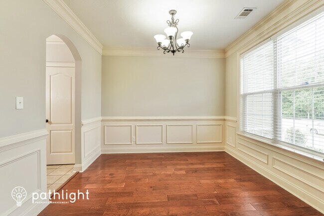 Building Photo - 413 Keesaw Glen