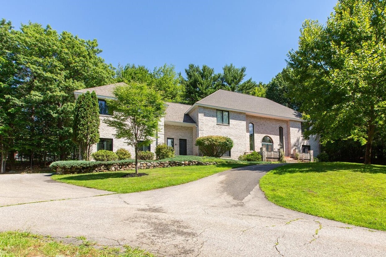 145 Edgewater Dr, Gilford, NH 03249 House Rental in Gilford, NH