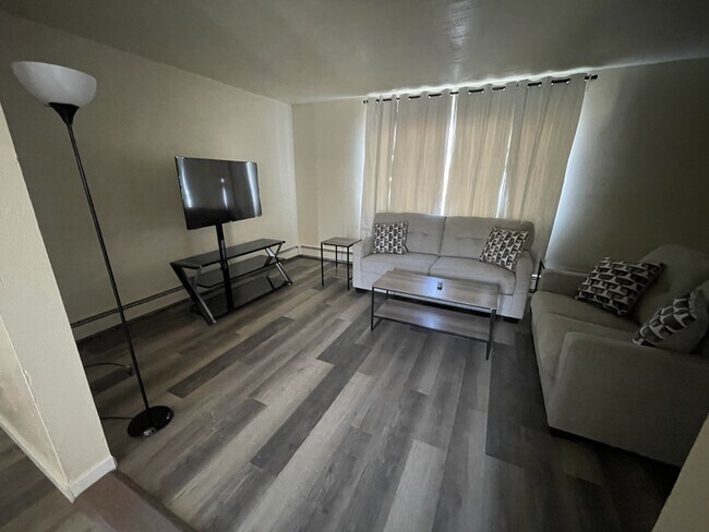 Foto del edificio - 380 S Wagon Wheel Dr