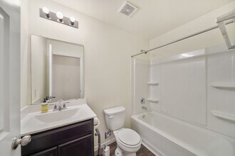 Building Photo - 2611 Lapwing Dr.