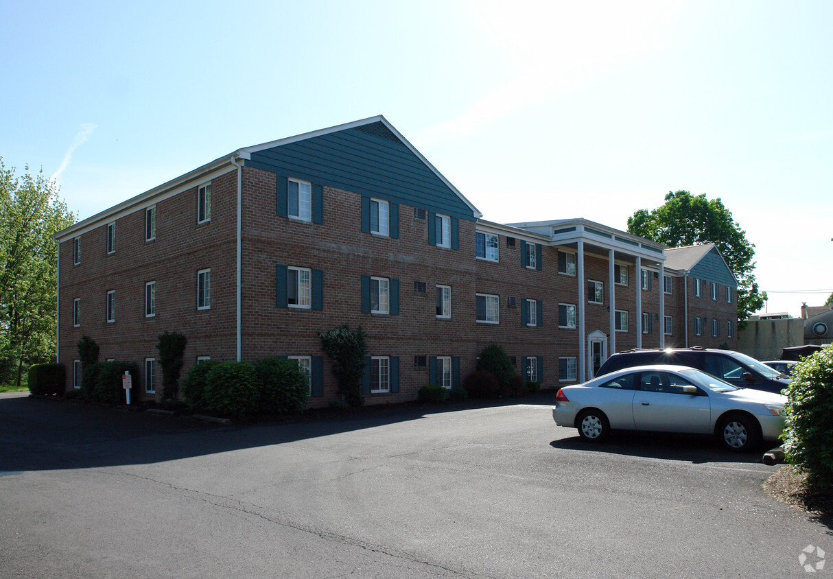 Norris Hills Apartments At Logan Street