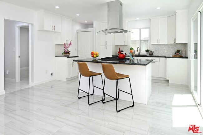Foto del edificio - 4564 W Broadway