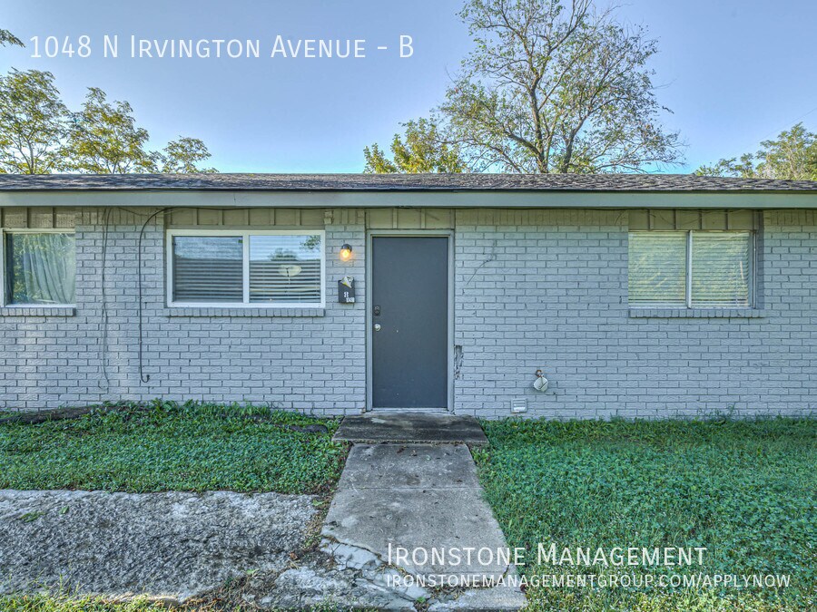 Primary Photo - Centrally Located Pet Friendly Duplex Unit!
