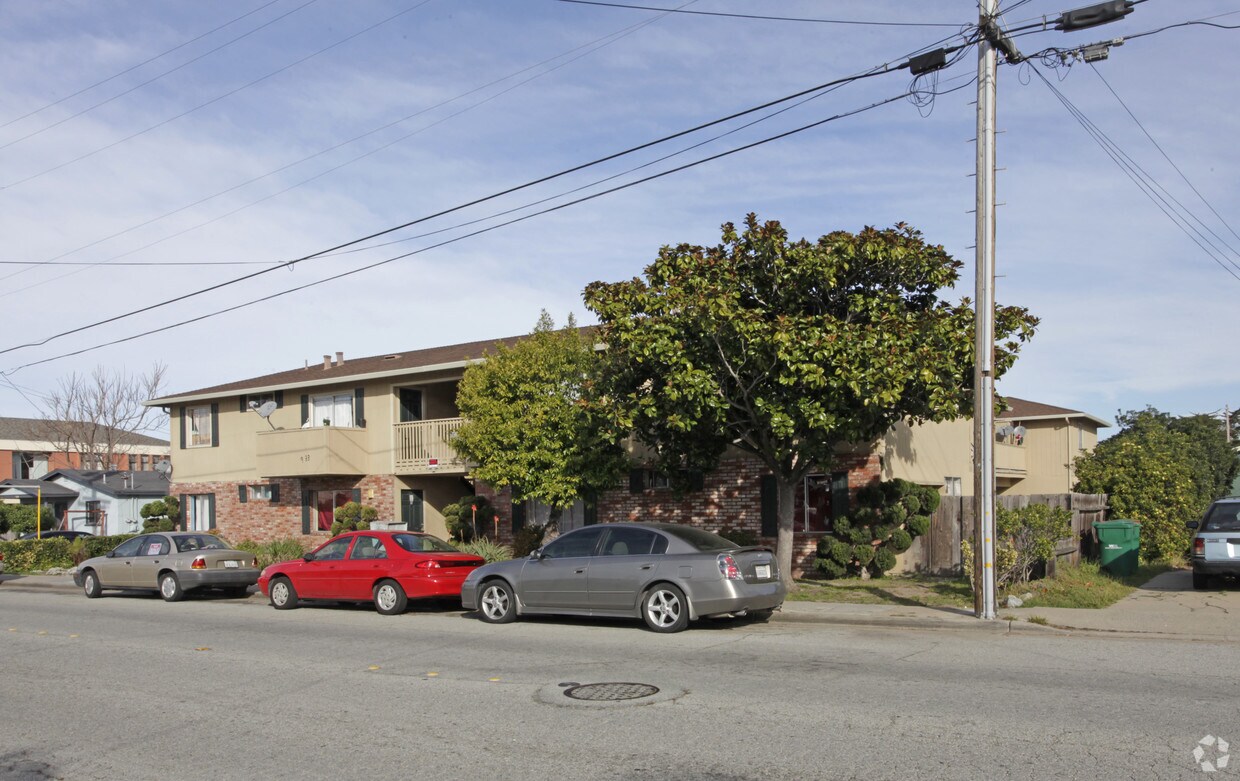 Building Photo - 933 Hilby Ave