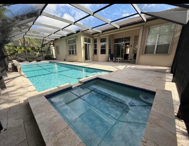 Building Photo - 10440 Cypress Lakes Preserve Dr
