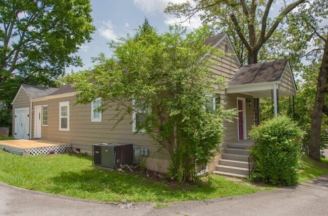 Building Photo - 3211 Hixson Pike