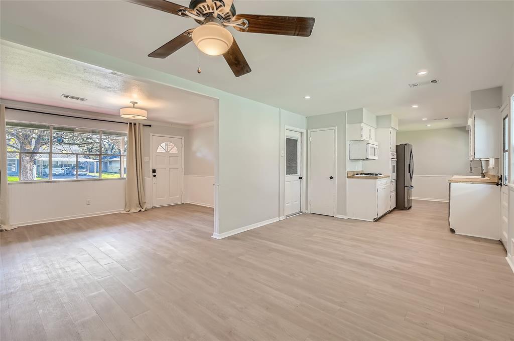 Foto principal - 9626 Carousel Ln