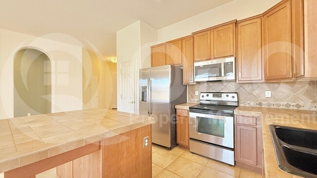 Building Photo - 3027 W Cottonwood Ln