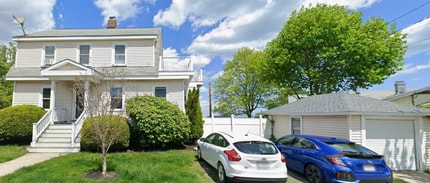 Building Photo - 100 Bayfield Rd N