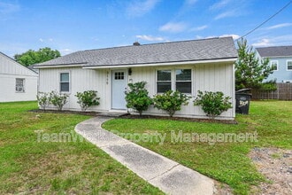 Building Photo - 3119 Azalea Dr