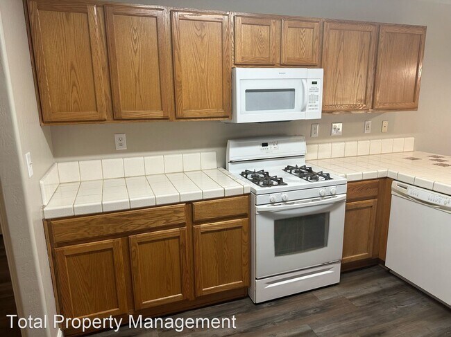 Foto del edificio - 3 br, 2 bath House - 2216 E. Arlen Ave.
