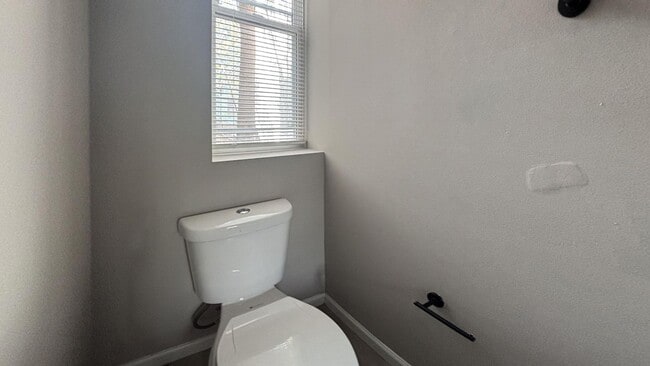 Photo - Modern 3-Bed, 1.5-Bath Rental with In-Unit Laundry House