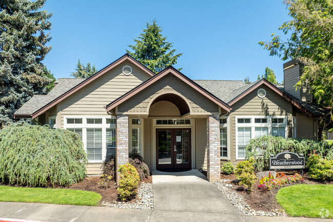 Entrance - Heatherwood Apartments