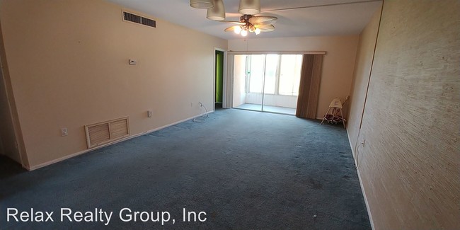 Building Photo - 3463 Bee Ridge Rd