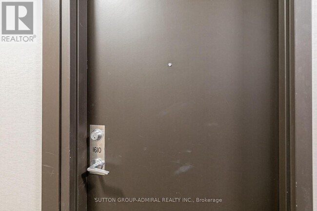 Photo du bâtiment - 62 Forest Manor Rd