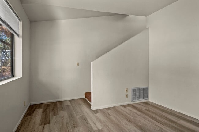 Photo - 30 E Calle Contenta Apartment