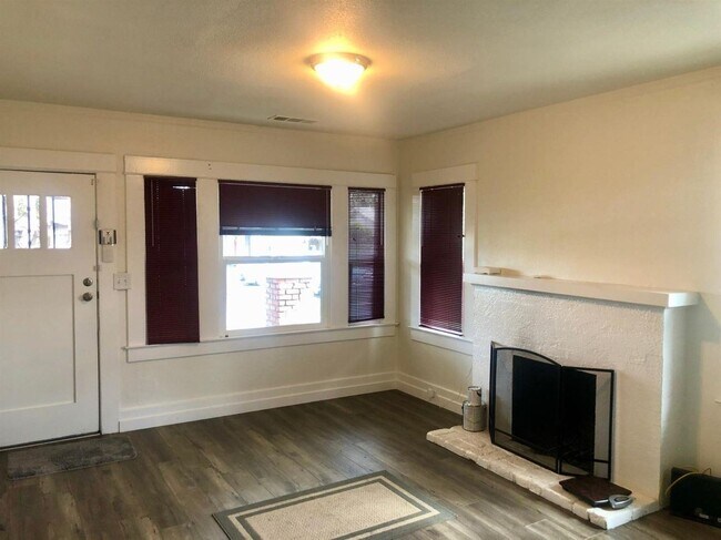 Foto del edificio - 3 br, 2 bath House - 1321 N Calaveras St