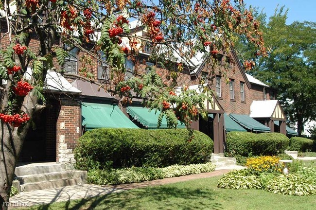 Building Photo - 200 Sanders Rd