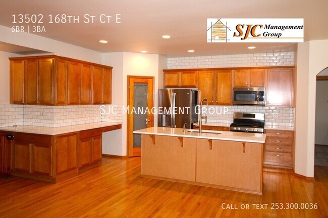 Building Photo - Six bedroom 3 bathroom home for rent in Su...