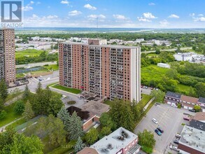 Building Photo - 665 Bathgate Dr