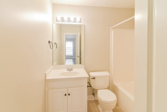 Building Photo - 212 Millridge Dr