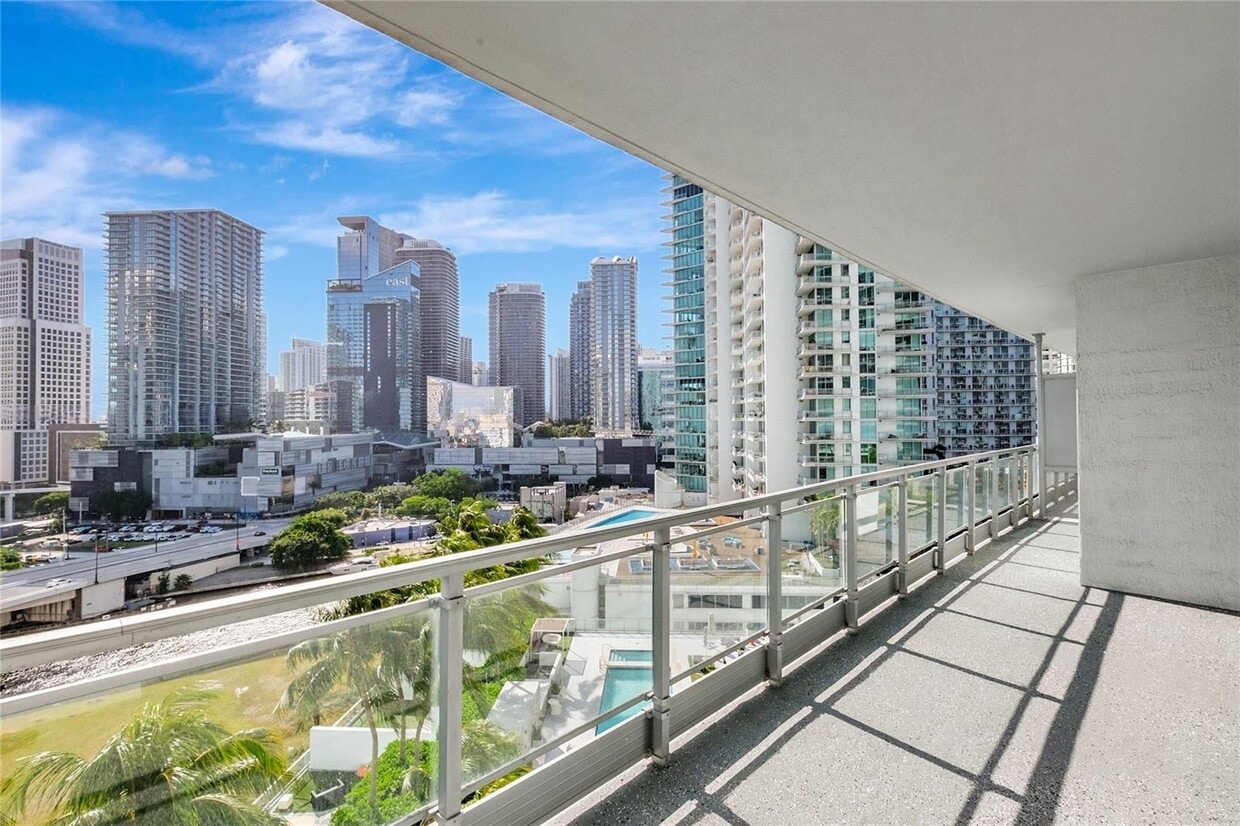 Foto principal - 90 SW 3rd St