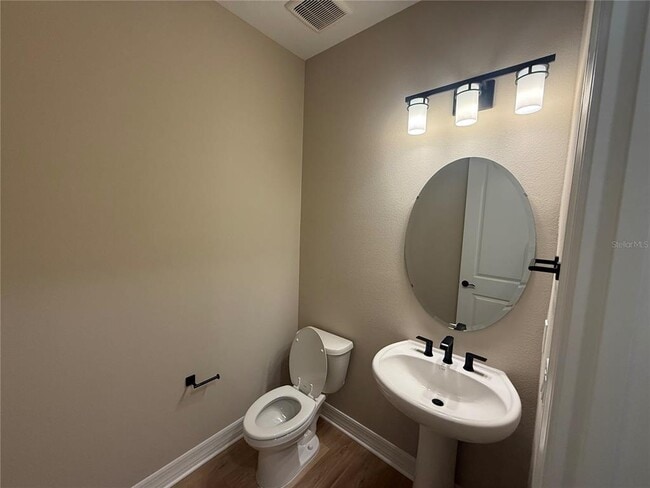 Foto del edificio - 455 Winter Grv Blvd