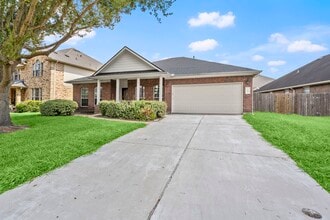 Building Photo - 7803 Blue Lake Dr