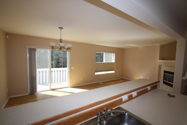 Building Photo - 4 Bedroom Condo in South Anchorage w/ Fenc...