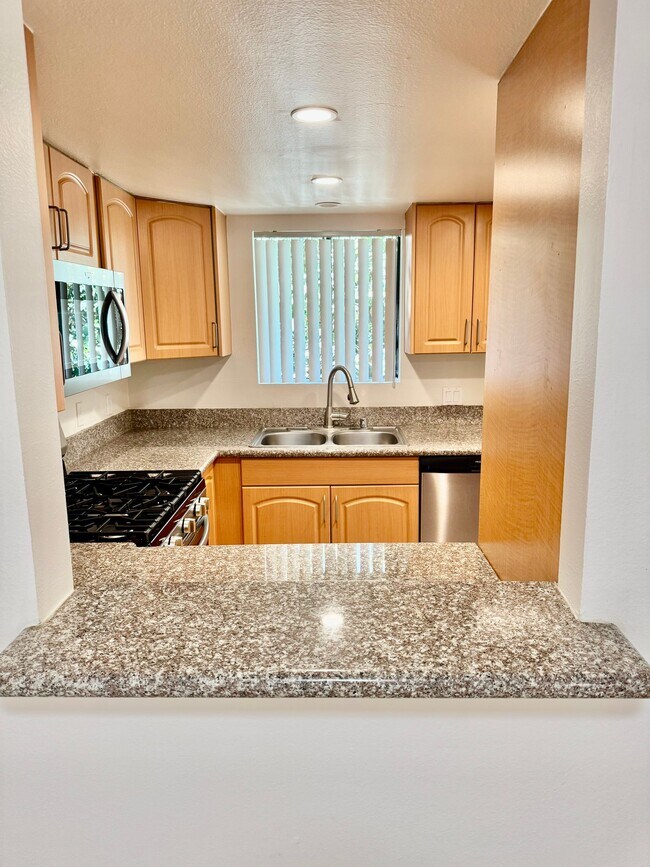 Foto del edificio - 11741 Gilmore St