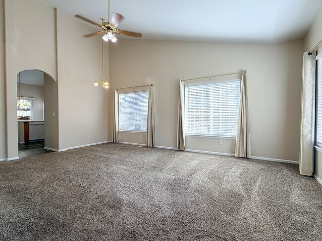 Foto del edificio - End-Unit Townhome in Littleton