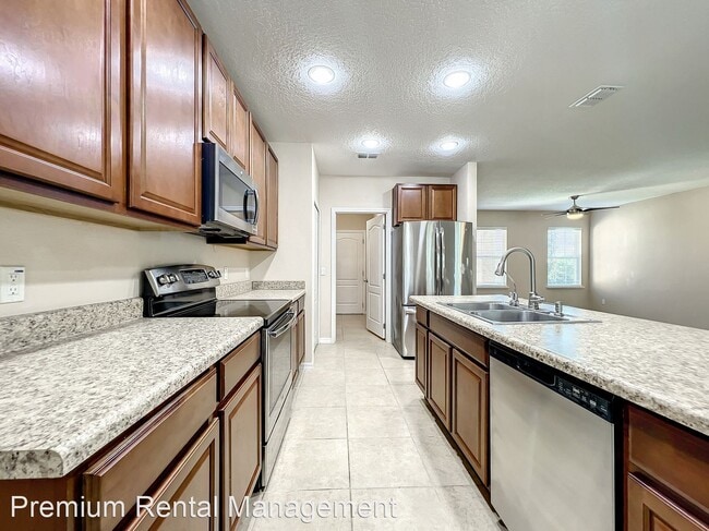 Building Photo - 3 br, 2 bath House - 7532 Park Hill Ave.