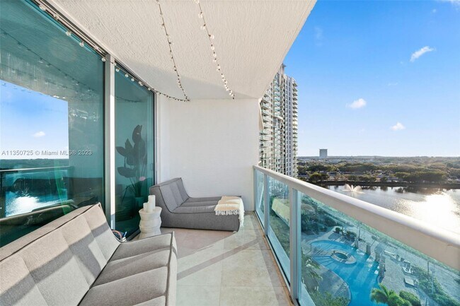 Foto del edificio - 2641 N Flamingo Rd