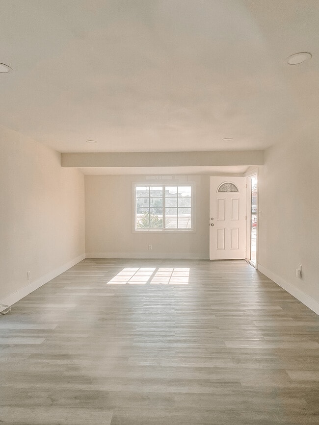 Foto del edificio - 12541 West St