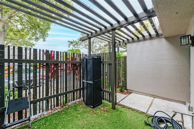 Foto del edificio - 11219 NW 14th Ct