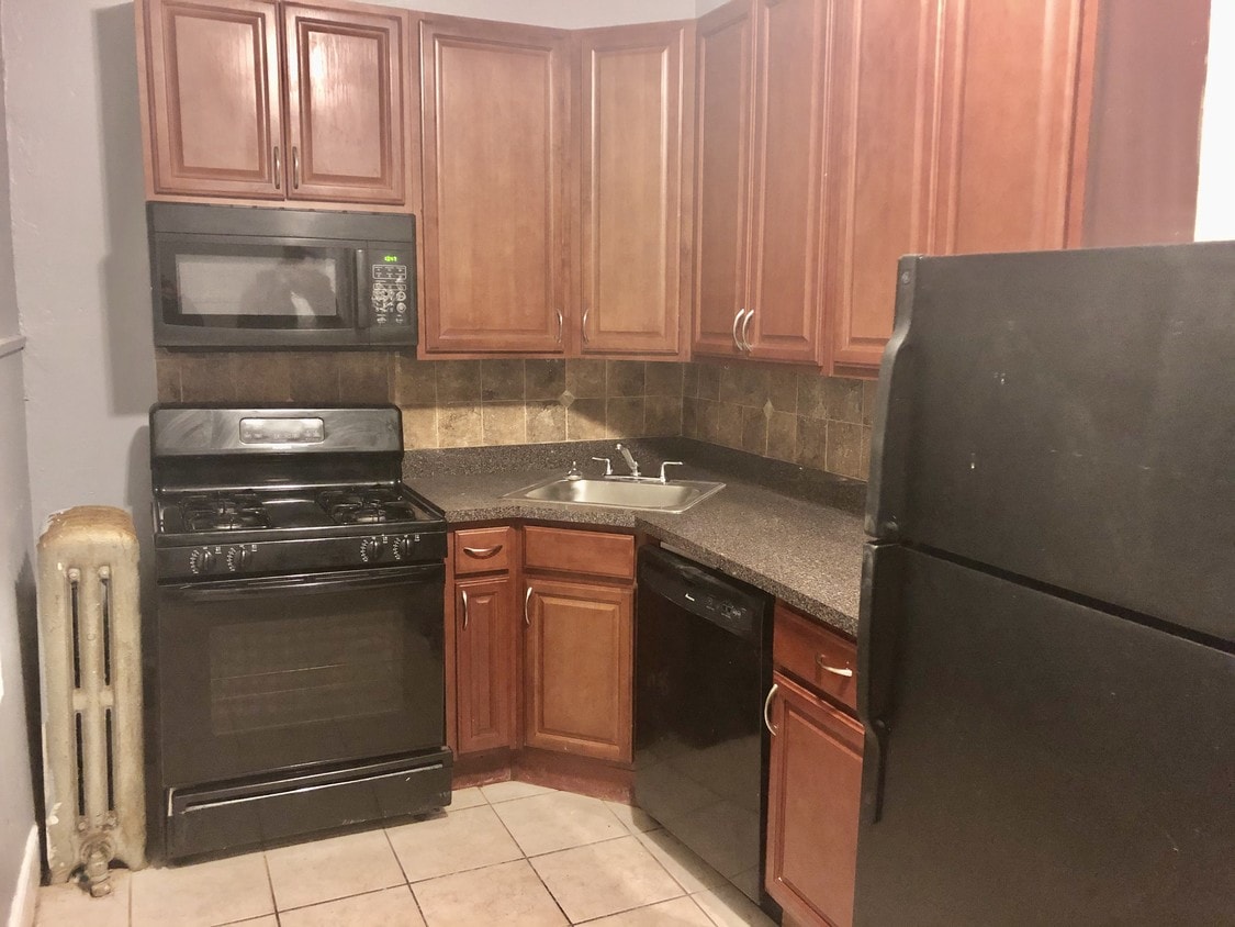Primary Photo - 662 Avenue A