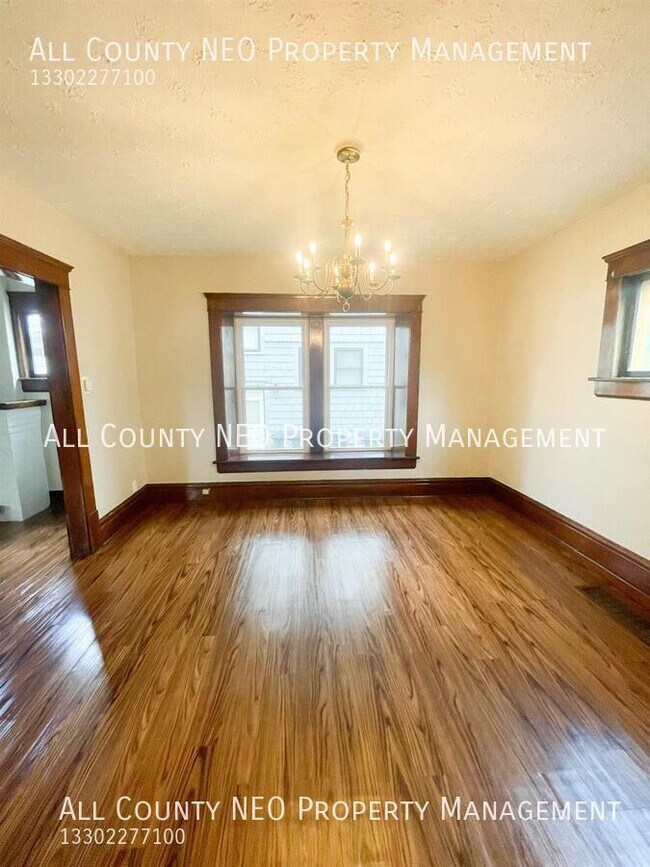 Building Photo - 221 S Portage Path