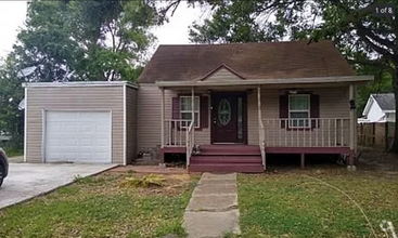 Building Photo - 2357 Orchid St